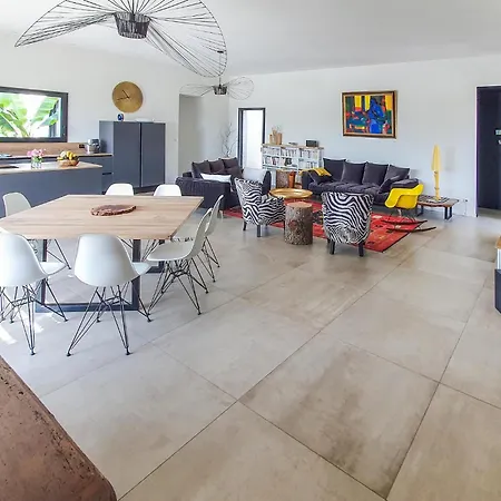 Lovely In With Outdoor Swimming Pool Holiday home