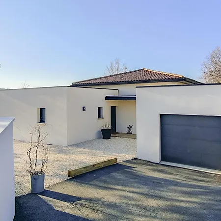 Holiday home Lovely In With Outdoor Swimming Pool *